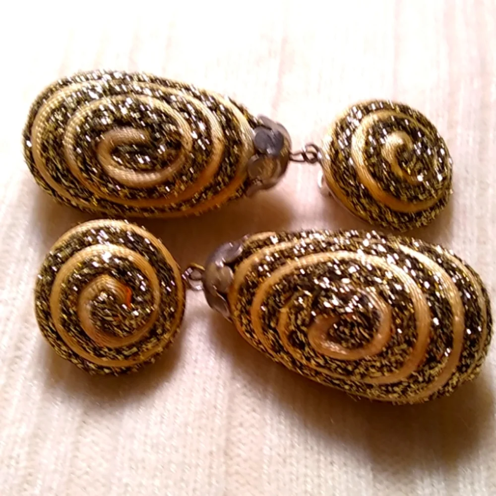 Vintage earrings,  2,75" L - Picture 2 of 6